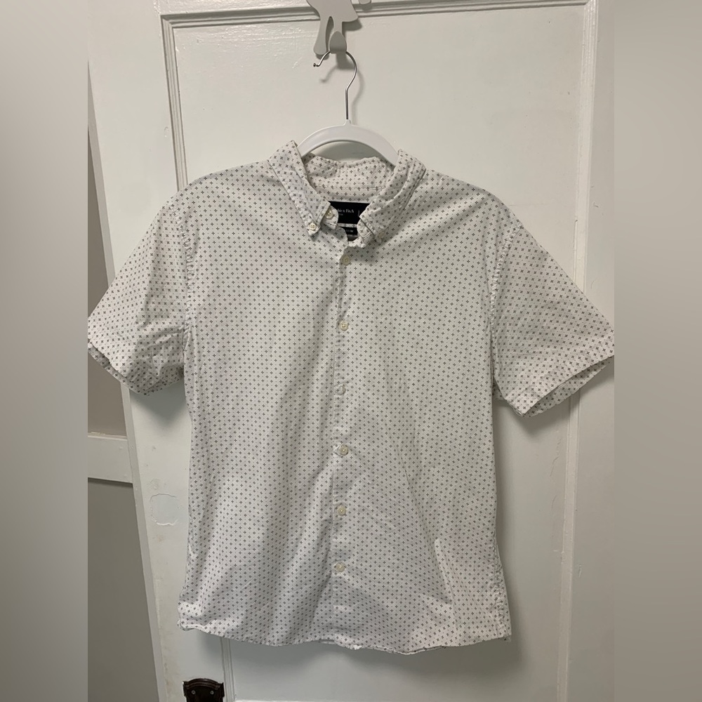 Stylish Abercrombie & Fitch Short Sleeve Button-Down - Men's Size Large